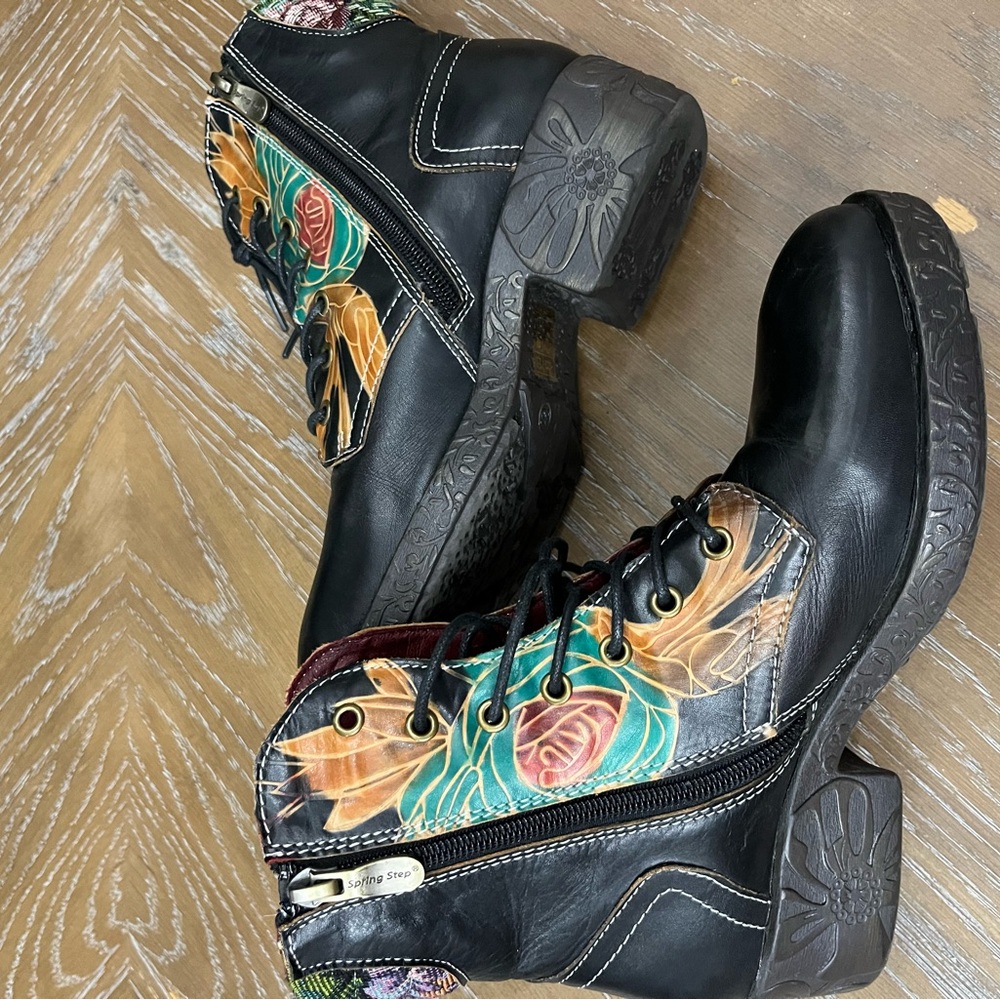 Spring Step L’Artiste Black Floral/Rose Combat Boots - Picture 6 of 6